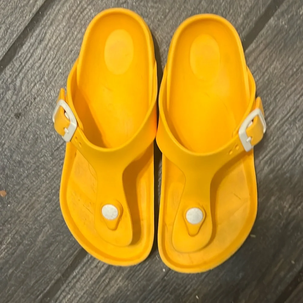 Birkenstock Eva Gizeh bright yellow sandals